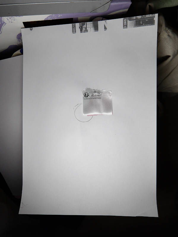 circle drawing and textile washing label